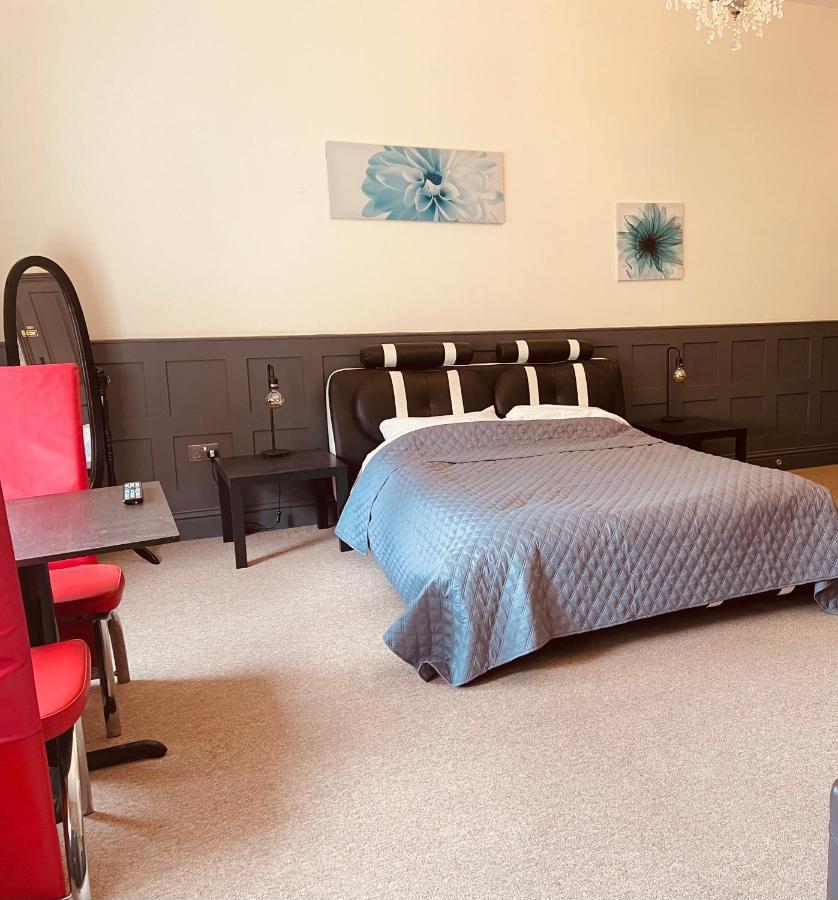 Bear Inn Bradford-On-Avon Екстер'єр фото