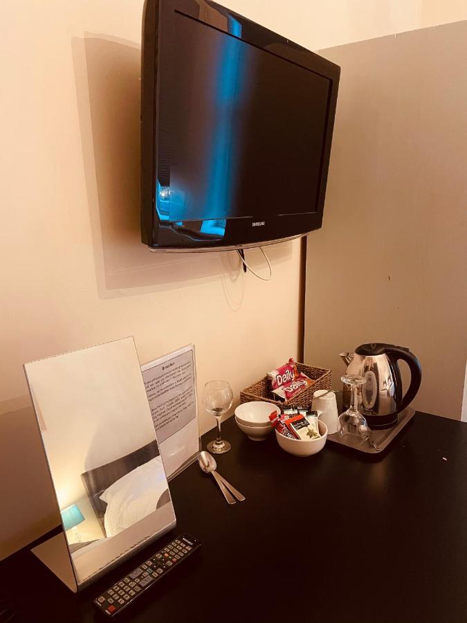Bear Inn Bradford-On-Avon Екстер'єр фото