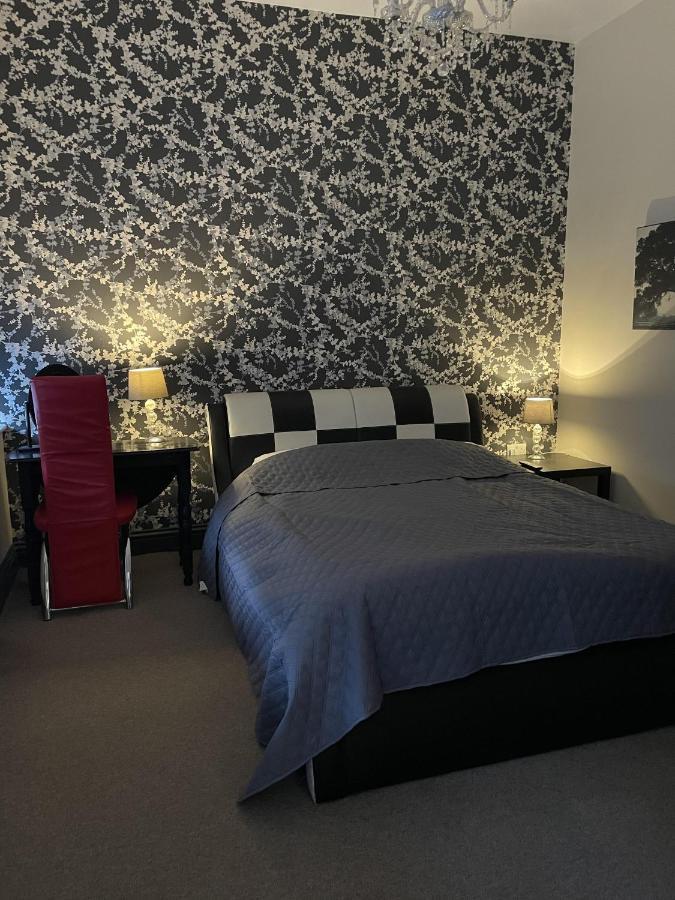 Bear Inn Bradford-On-Avon Екстер'єр фото