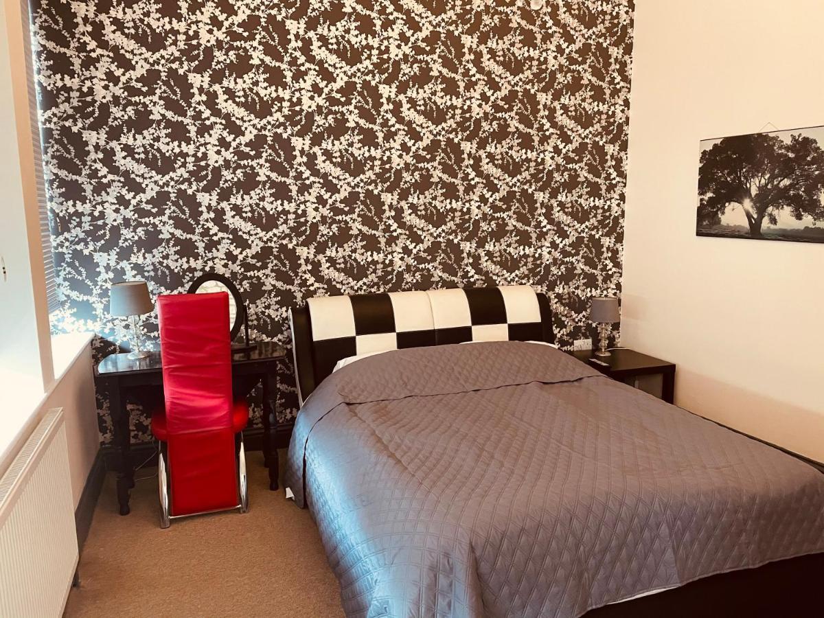 Bear Inn Bradford-On-Avon Екстер'єр фото