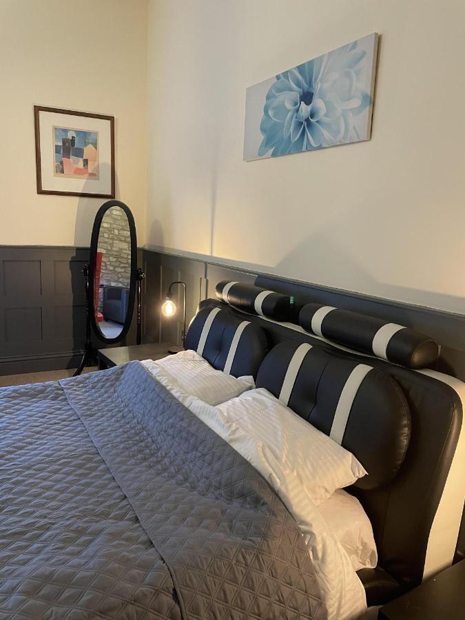 Bear Inn Bradford-On-Avon Екстер'єр фото